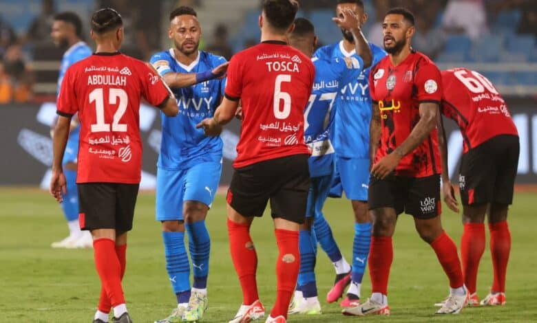 لاعب الهلال يغادر مباراة العين مصابًا ونيمار يعود - Scores