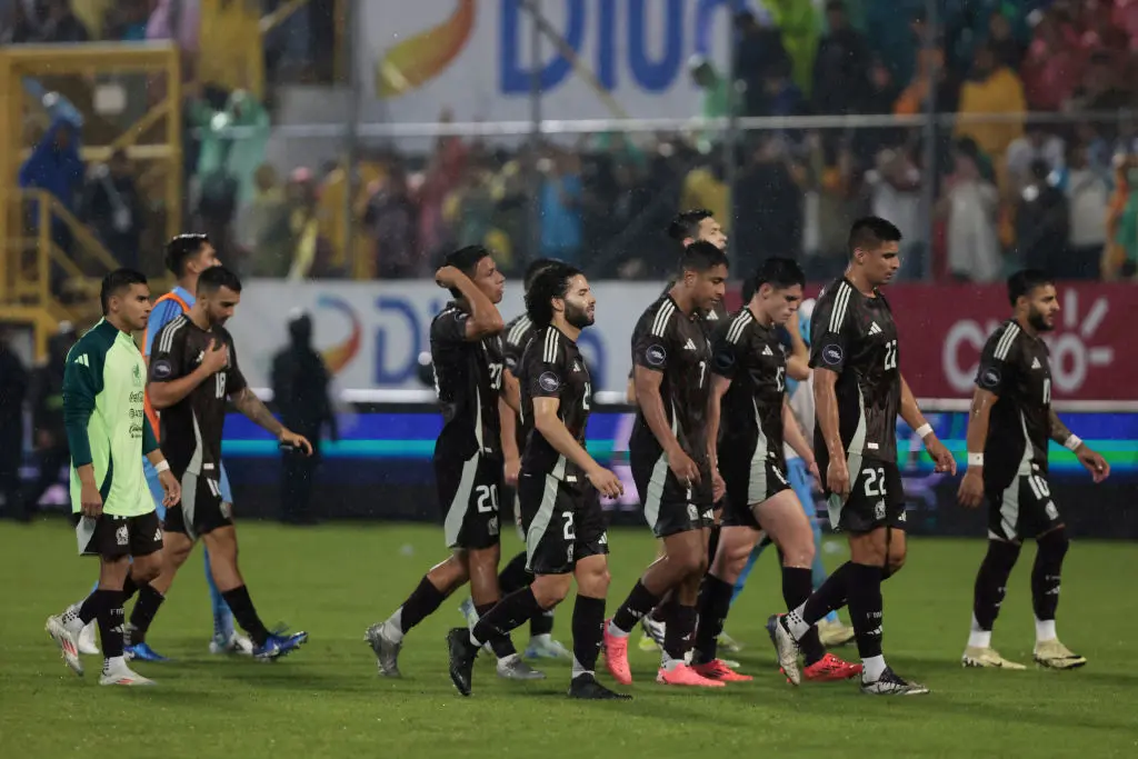 بعد واقعة أجيري.. مدير منتخب المكسيك يطالب الجماهير بالهدوء أمام هندوراس