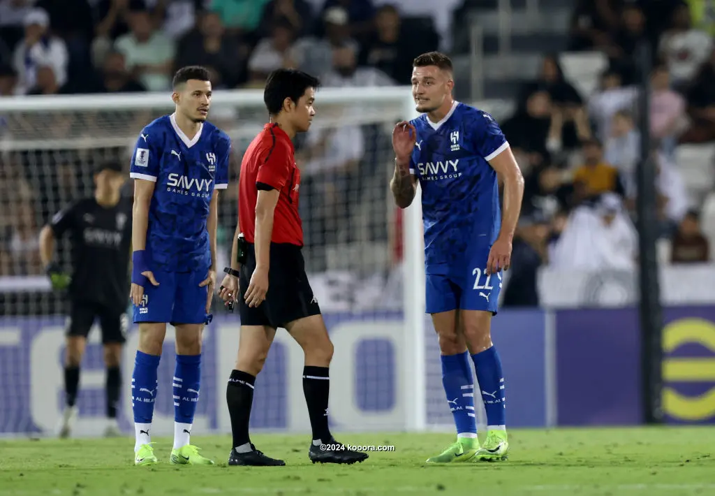 خبير تحكيمي يصعق الهلال بعد لقاء السد