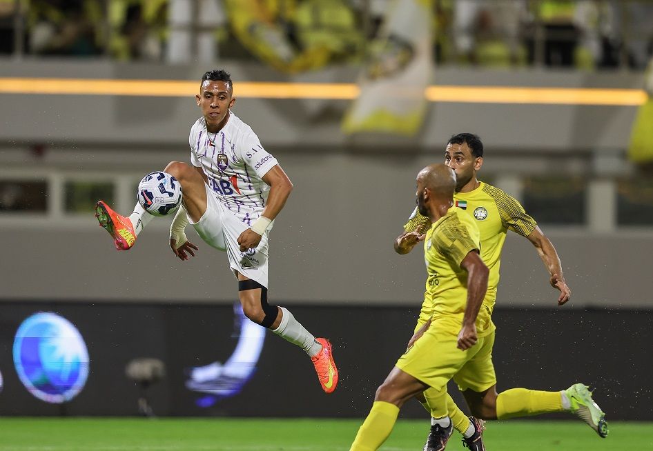 | العين يرفض الخسارة ويتعادل مع كلباء 3-3 في دوري المحترفين