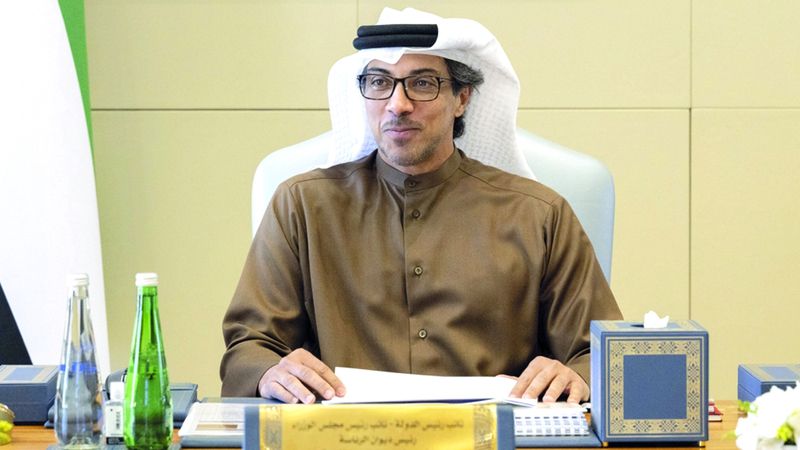 | منصور بن زايد: تمنياتي للأشقاء في البلدين التوفيق والنجاح  في استضافة الحدثين العالميين