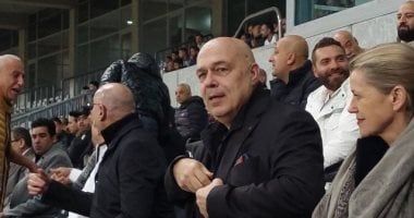 جروس يشاهد مباراة الزمالك والمصرى من مقصورة استاد برج العرب