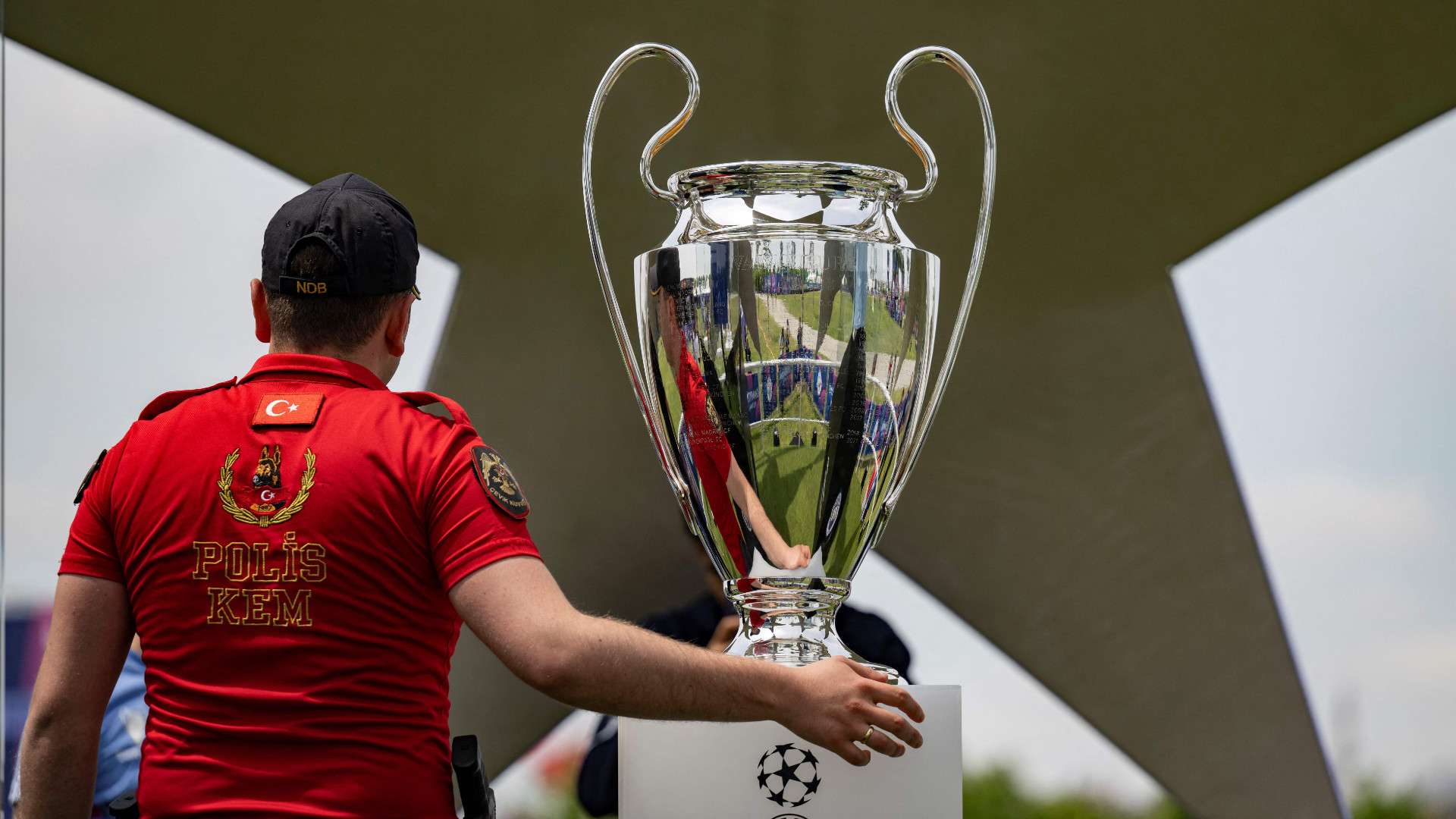 CHAMPIONS LEAGUE TROPHY