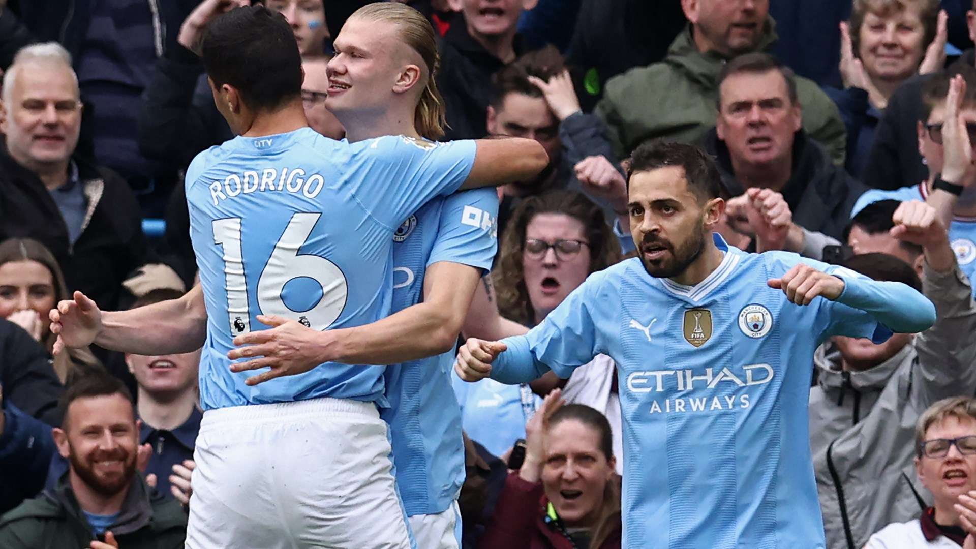 Man City celebrating Erling Haaland goal against Wolves 2023-24