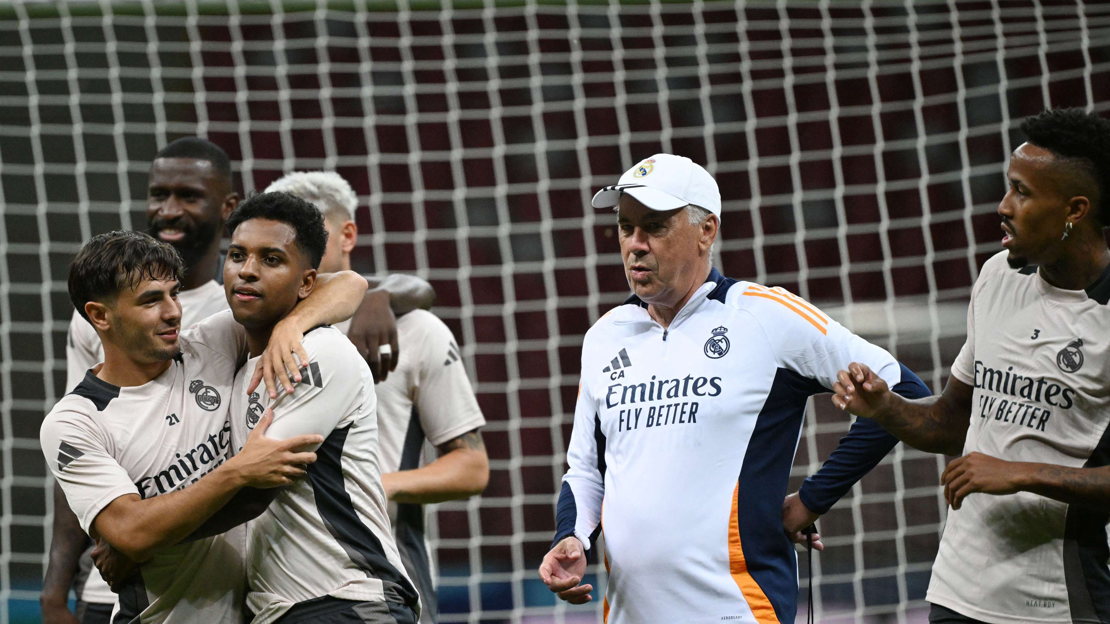 FBL-EUR-SUPERCUP-2024-TRAINING