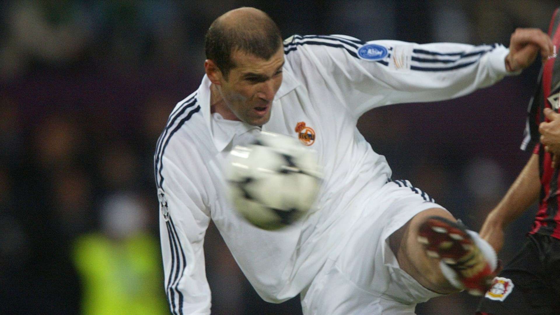 Zinedine Zidane Real Madrid Bayer Leverkusen 2002 Champions League final