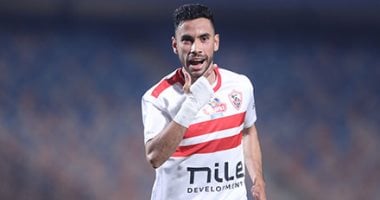 جروس يبحث مع معاونيه بديل دونجا وناصر ماهر في الزمالك