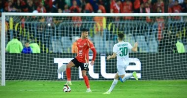 الأهلي يهزم المصرى بثنائية.. يحيى عطية الله يسجل أول أهدافه الحمراء ورقم 100 فى الدورى هذا الموسم ويكسر صمود دفاع كتيبة علي ماهر.. مروان عطية أفضل لاعب.. ونجوم القلعة الحمراء يسدلون الستار على أزمة الجماهير