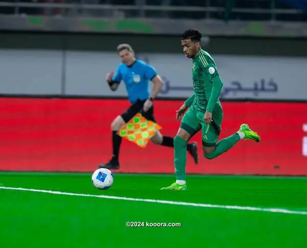 هل يستحق المنتخب السعودي ركلة جزاء أمام العراق؟