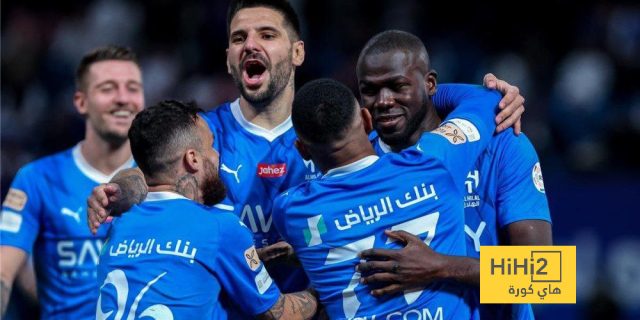 فيديو: نيفيز يستغني عن العكاز ويعود لمقر تدريبات الهلال 