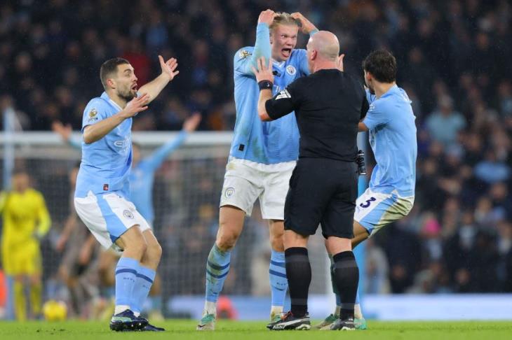 فيديو.. فريق مانشستر سيتي يصل ملعب الاتحاد لمواجهة بيرنلي 