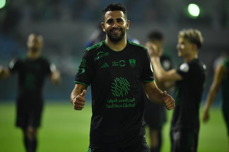 فيديو: محرز يهدد مرمى الهلال 