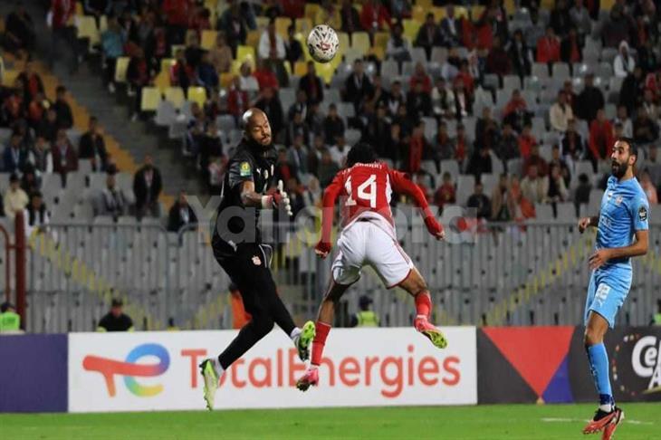 قرار جديد من كاسترو بشأن أجانب النصر 