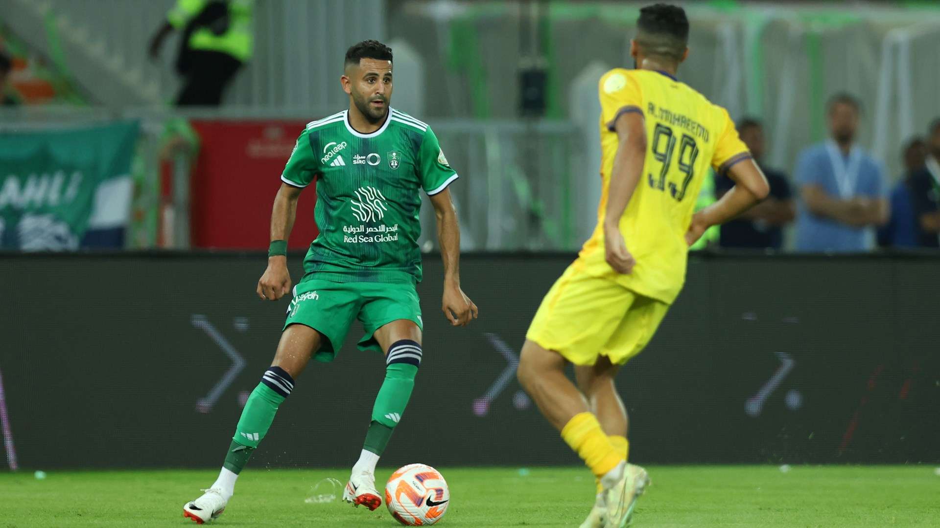 لاعب وست هام يسير على خطى هنري ومحمد صلاح 