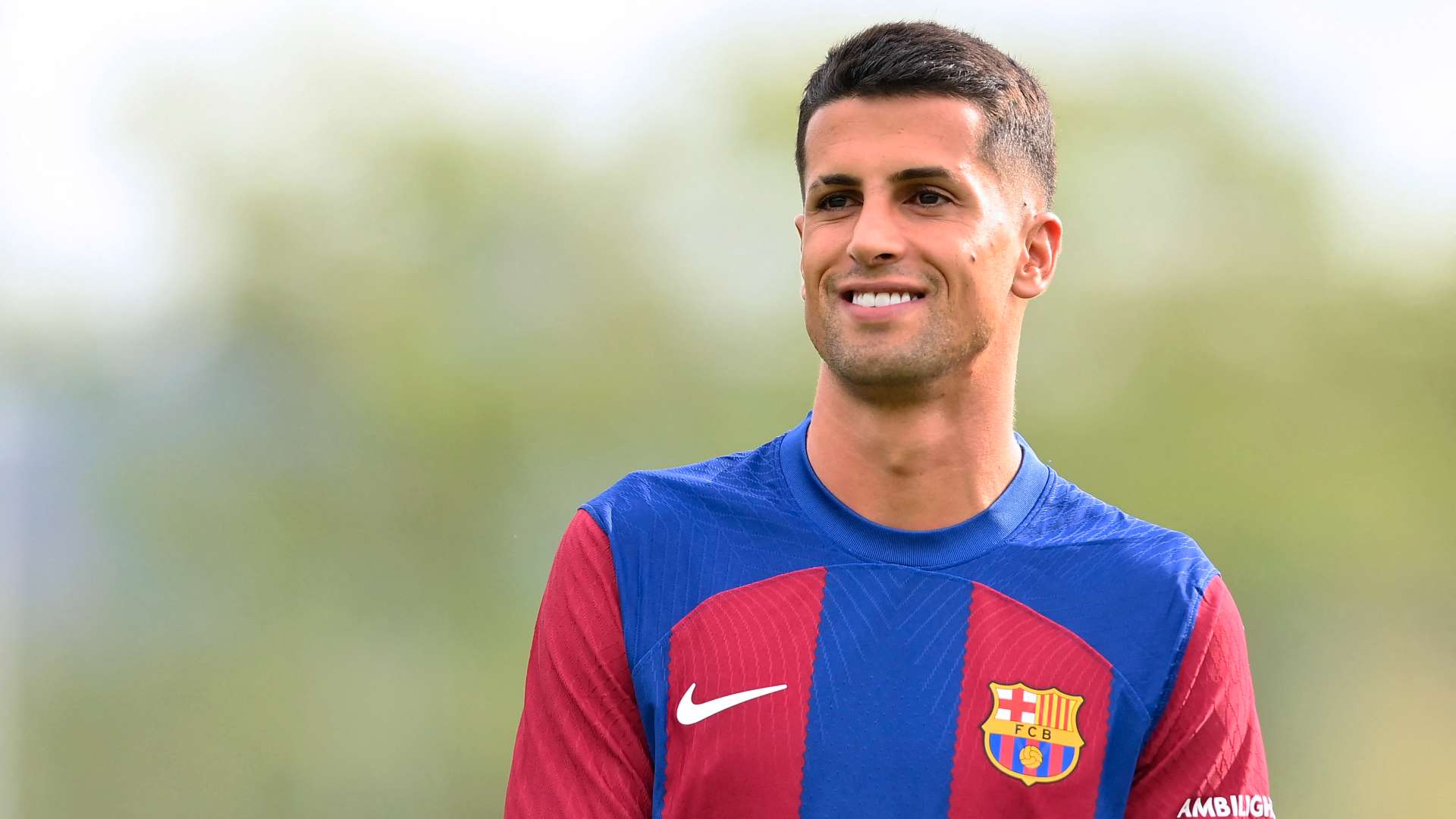 برشلونة يتمسك ببقاء ديمبيلى بقرار جديد 