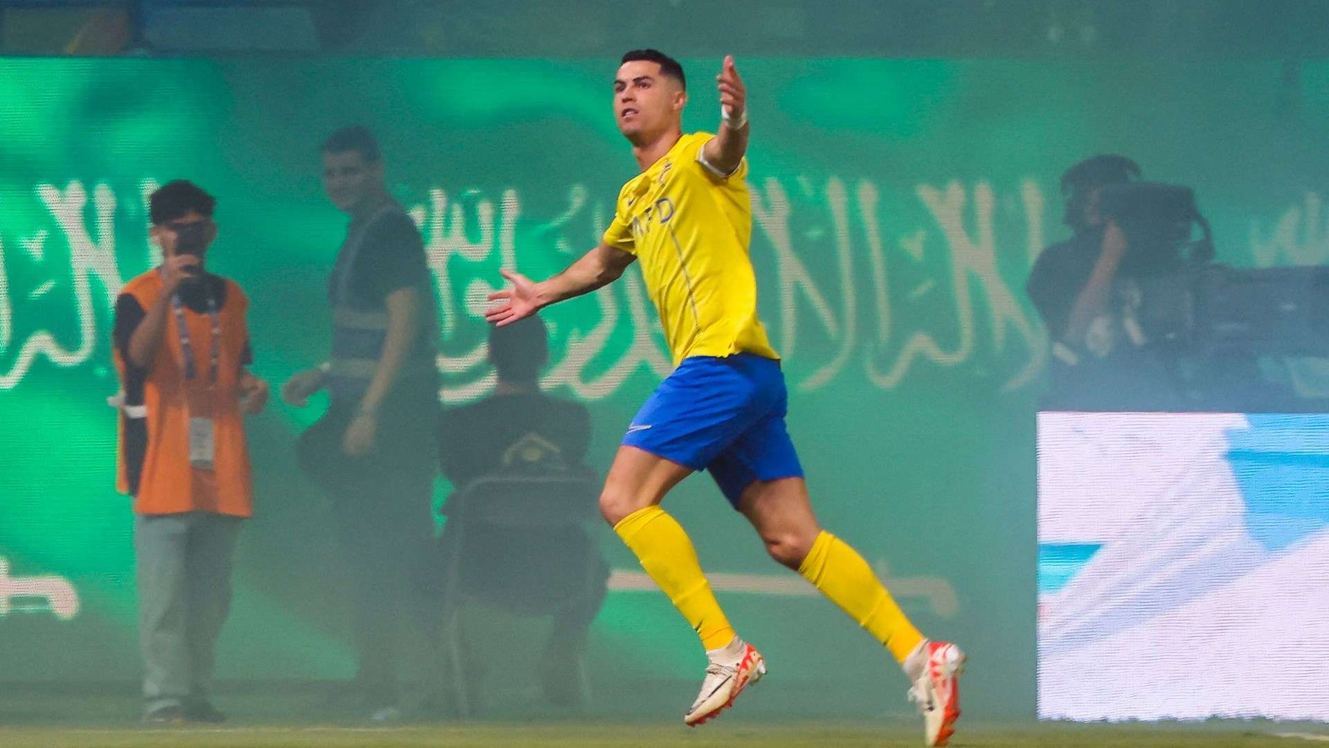 4 أندية تتنافس على ضم ظهير الهلال السعودي 