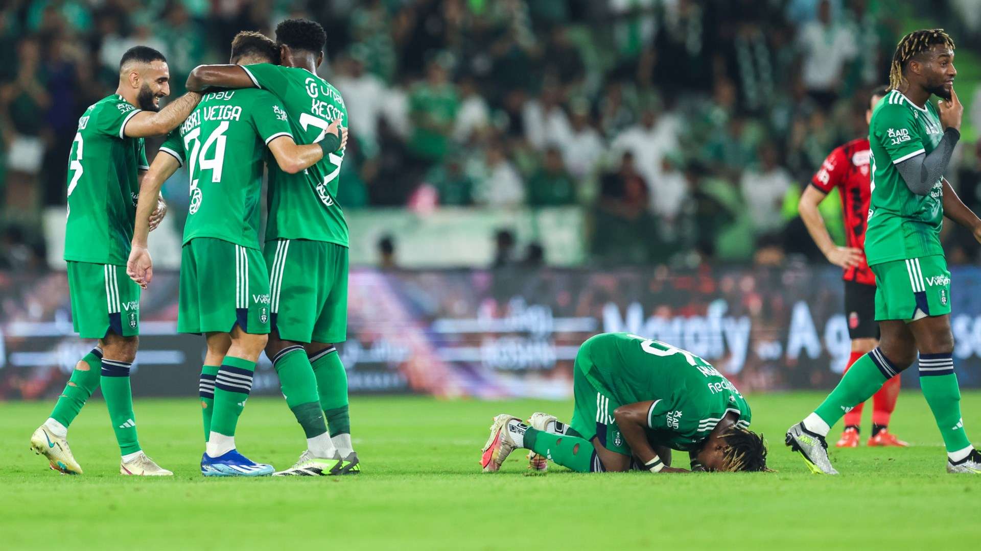 أرهق كاتب التاريخ.. أرقام قياسية بالجملة لـ سفيان رحيمي بعد هاتريك الهلال - Scores 