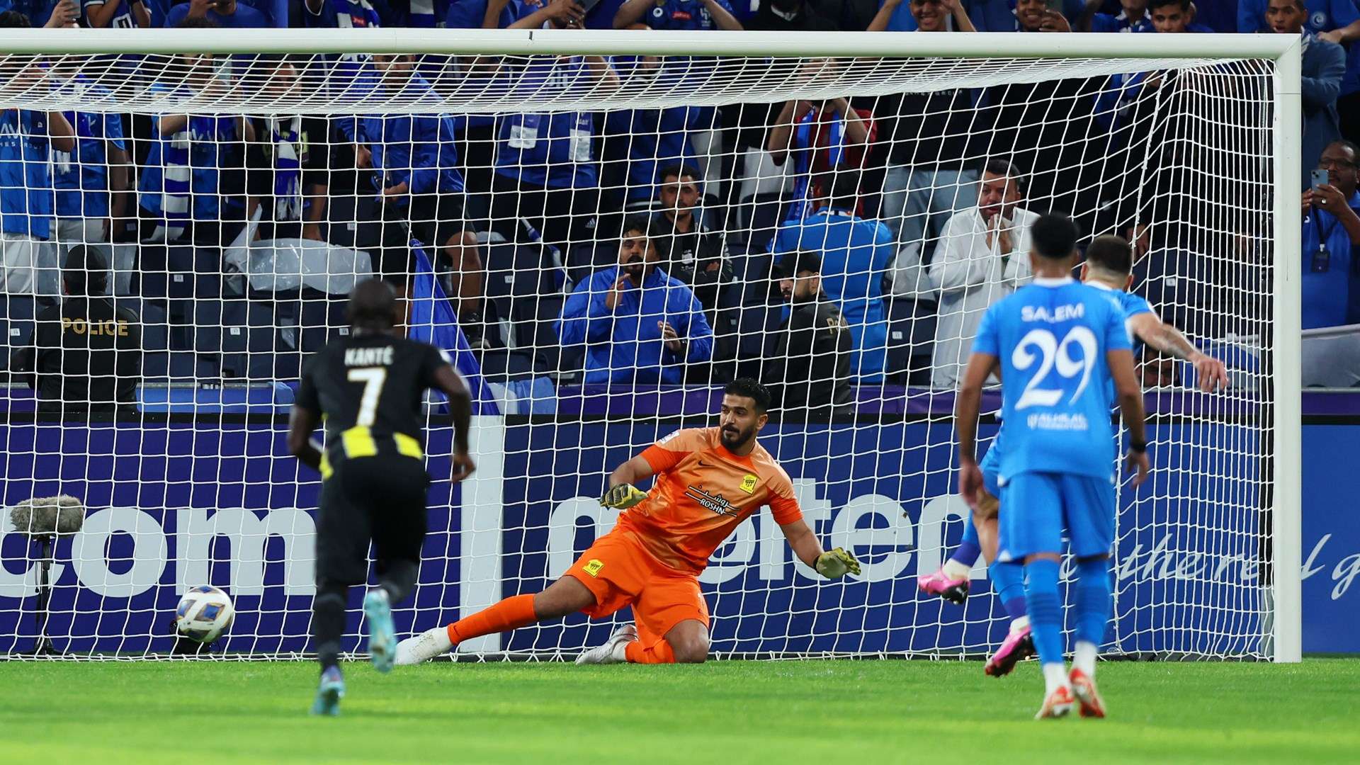 موقف جابري فيجا من المشاركة مع الأهلي أمام الهلال 