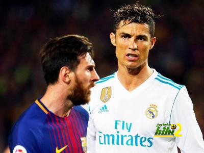 برشلونة يستهدف تجديد عقد ثلاثي الفريق 