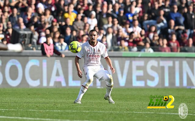 عين على كاسيميرو في مباراة فولهام 