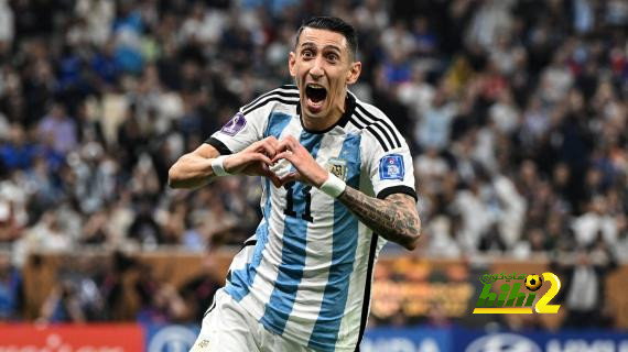 صورة | تصرف غريب .. كريم بنزيما يواصل إثارة الجدل في الاتحاد | 