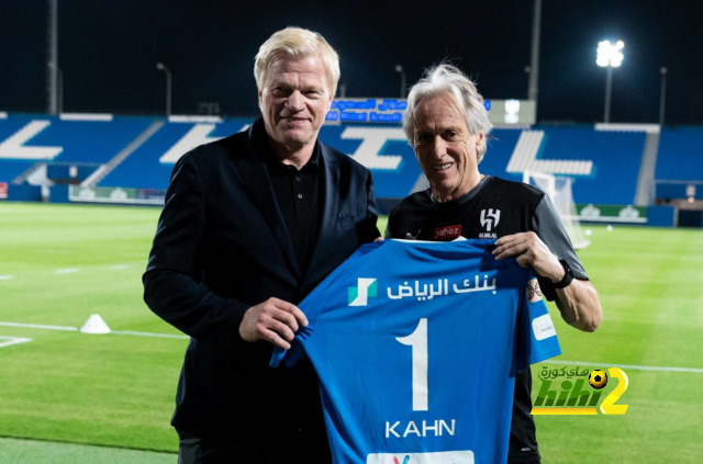 الهلال يصل المملكة أرينا لمواجهة النصر 