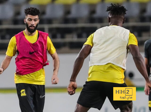 إحصائيات الشوط الأول بين الهلال والنصر 