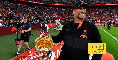 محمد صلاح يشارك نجوم ليفربول الاحتفال بكأس الرابطة الإنجليزية.. صور 