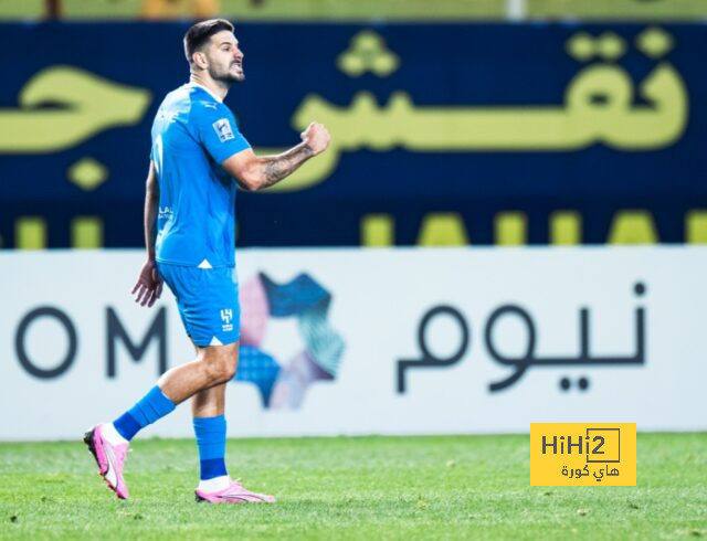 الذكاء الاصطناعي يحدد احتمالات بقاء صلاح و فان دايك و ارنولد في ليفربول 