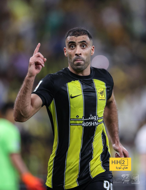 ماذا يحتاج الهلال لحسم لقب الدورى السعودى بعد ثنائية الأهلى؟ 