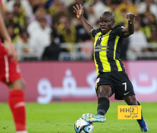 فيديو : سبب احتجاج كيسيه على الحكم لقاء الاهلي والنصر 