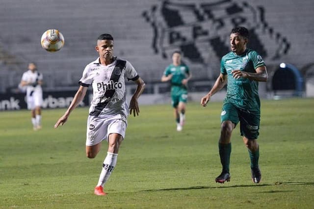 أفضل لاعب في مباراة النصر والطائي 