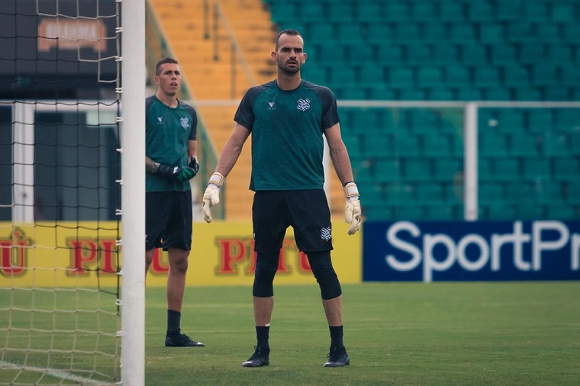 فيديو : منتخب إسبانيا يغادر قطر بعد توديع المونديال 