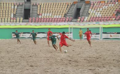 فليك يطالب برشلونة بشراء جواو فيليكس نهائيًا 