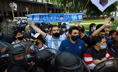 مصير روميو مع برشلونة في الموسم المقبل 