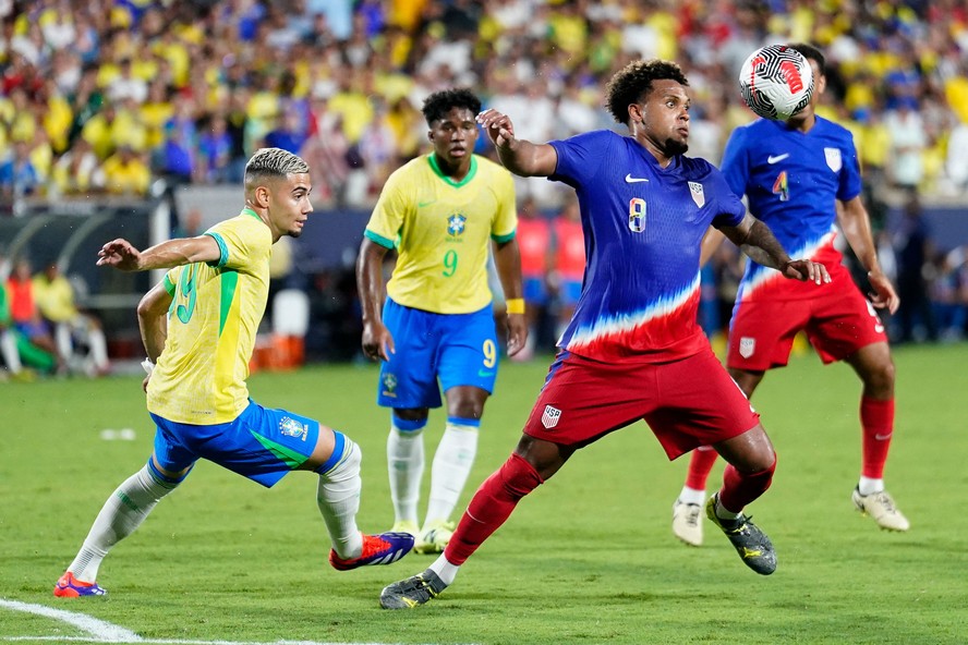 فيورنتينا يستهدف التعاقد مع لاعب روما 