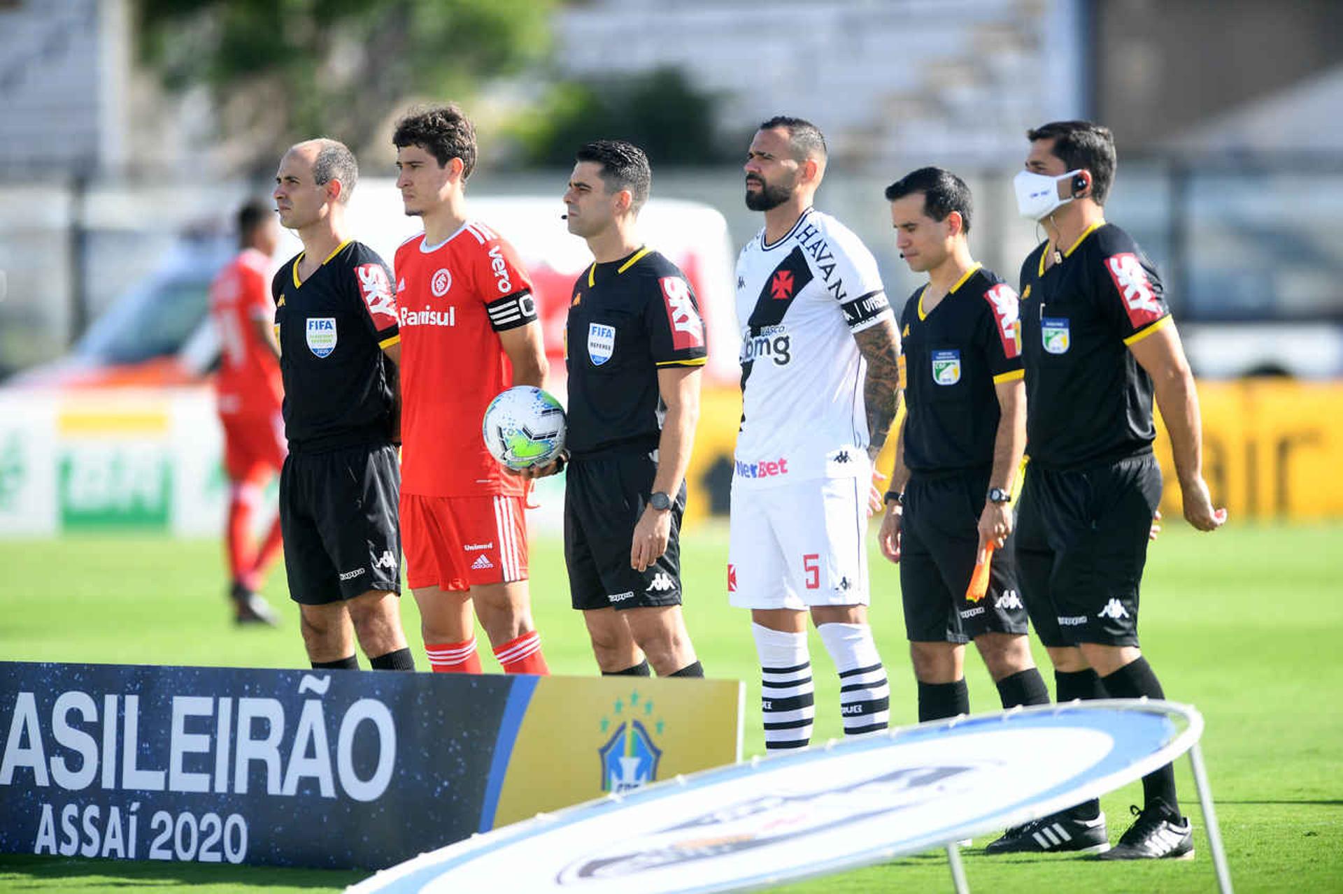 ليفربول لا يزال متفوقا على مانشستر يونايتد في ترتيب الاندية الانجليزية الأكثر تتويجًا 