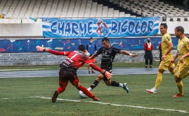 اتهامات قوية بعد التأجيل .. الطائي: الاتحاد ينتقم منا بسبب الهلال وبنزيما أدخل الشك في قلوبنا! | 