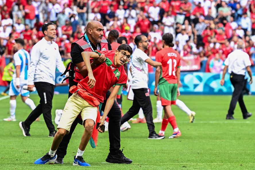 بنزيما يقود هجوم الاتحاد أمام الوحدة في الدوري السعودي 