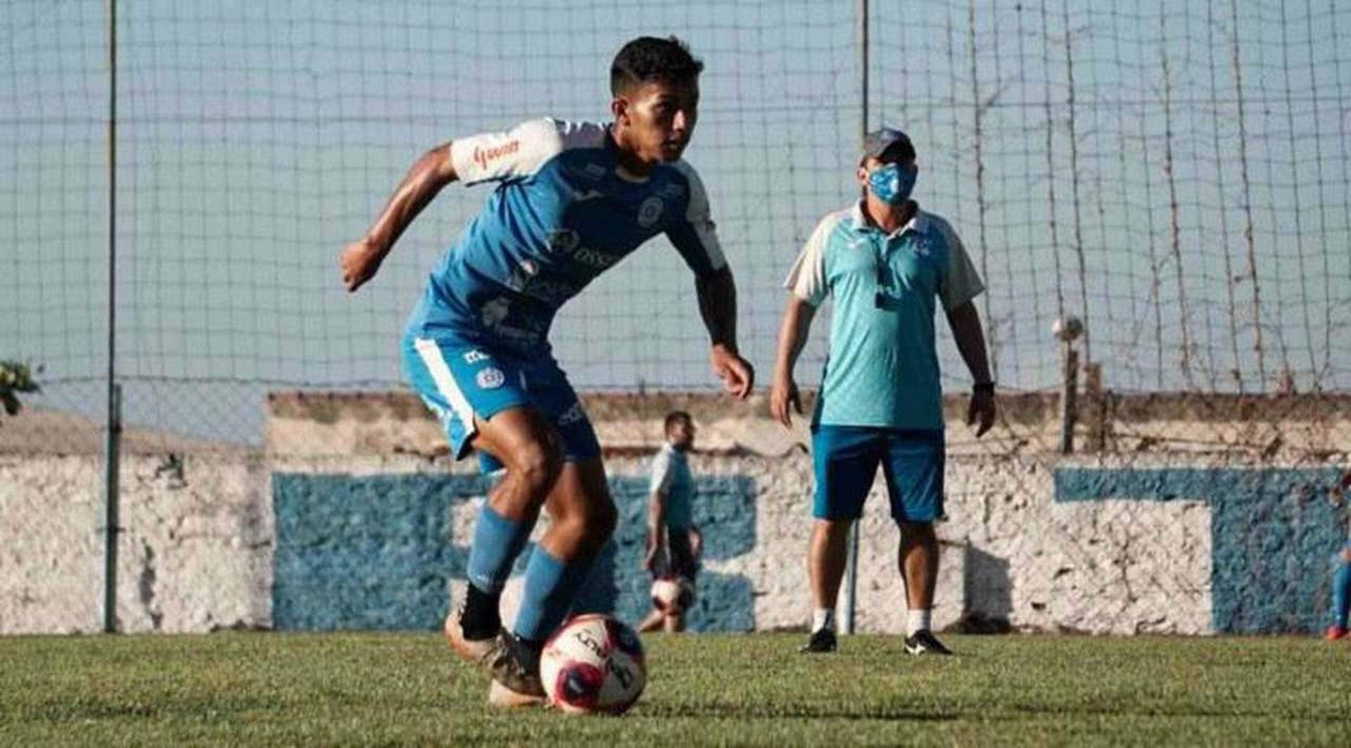 ما القنوات الناقلة لمباراة الوحدة والهلال في دوري روشن السعودي 2023-2024 وكيف تتابعها عبر الإنترنت؟ | 