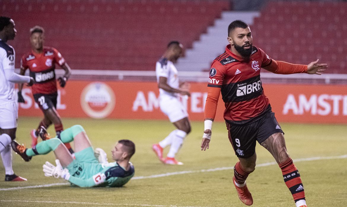 أخبار الاتحاد اليوم | عبدالرزاق حمدالله يجبر المسؤولين على قرار جديد وكريم بنزيما يثير الجدل في الهند | 