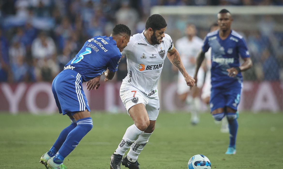 مدرب الهلال يكشف ترتيب العويس بين الحراس المحليين 