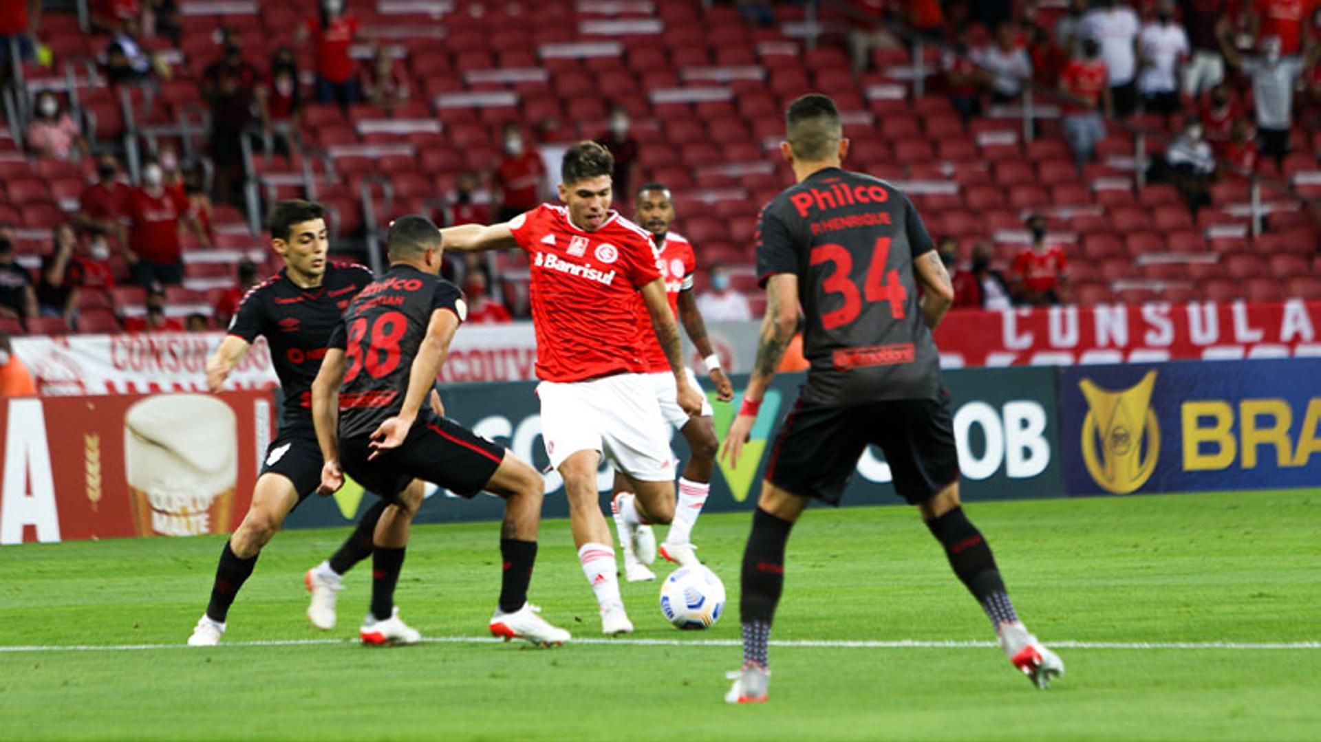 إيناسيو يتحدث ليلا كورة عن مباراة الأهلي والزمالك | يلاكورة 