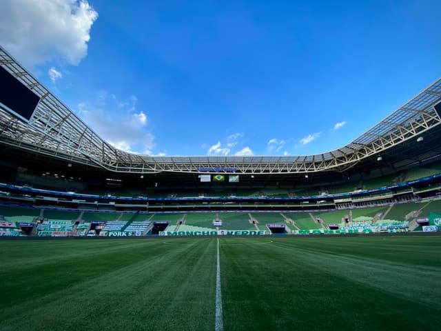 انطلاق مباراة مانشستر سيتي و كريستال بالاس 