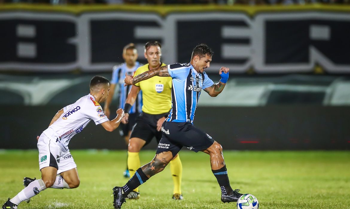 المرشحون للقب لاعب الشهر في الدوري الإنجليزي 