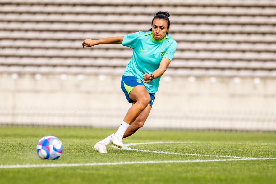 بعد هاتريك اليوم.. كم عدد أهداف ميتروفيتش مع الهلال؟ 