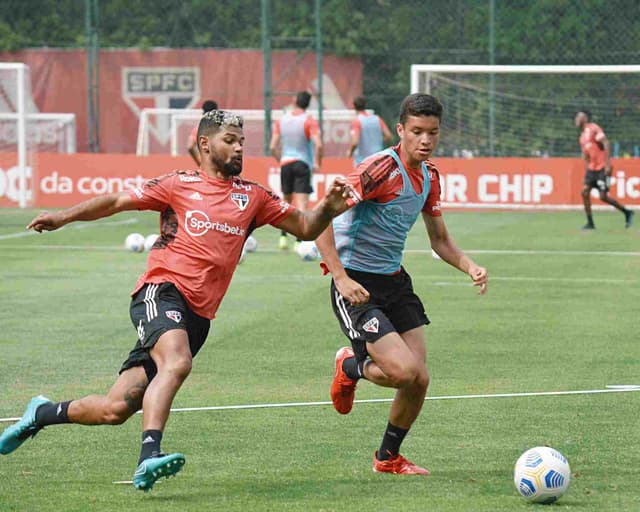 تعيب لاعب الجولة العاشرة من الدوري العماني 