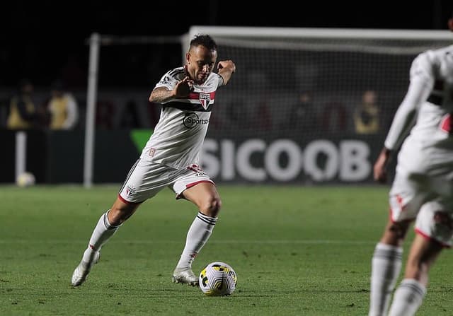 عرض قوي لبنفيكا وراتب خرافي للاعب .. الهلال يضغط لتحقيق رغبة جورج جيسوس | 