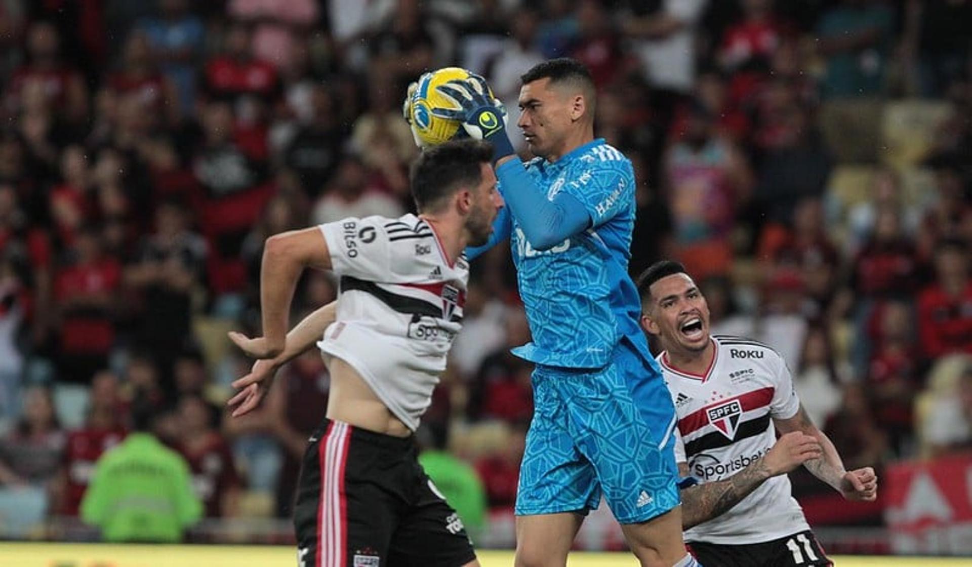 بارادو الجزائري: الزمالك طلب التعاقد مع عادل بولبينة | يلاكورة 