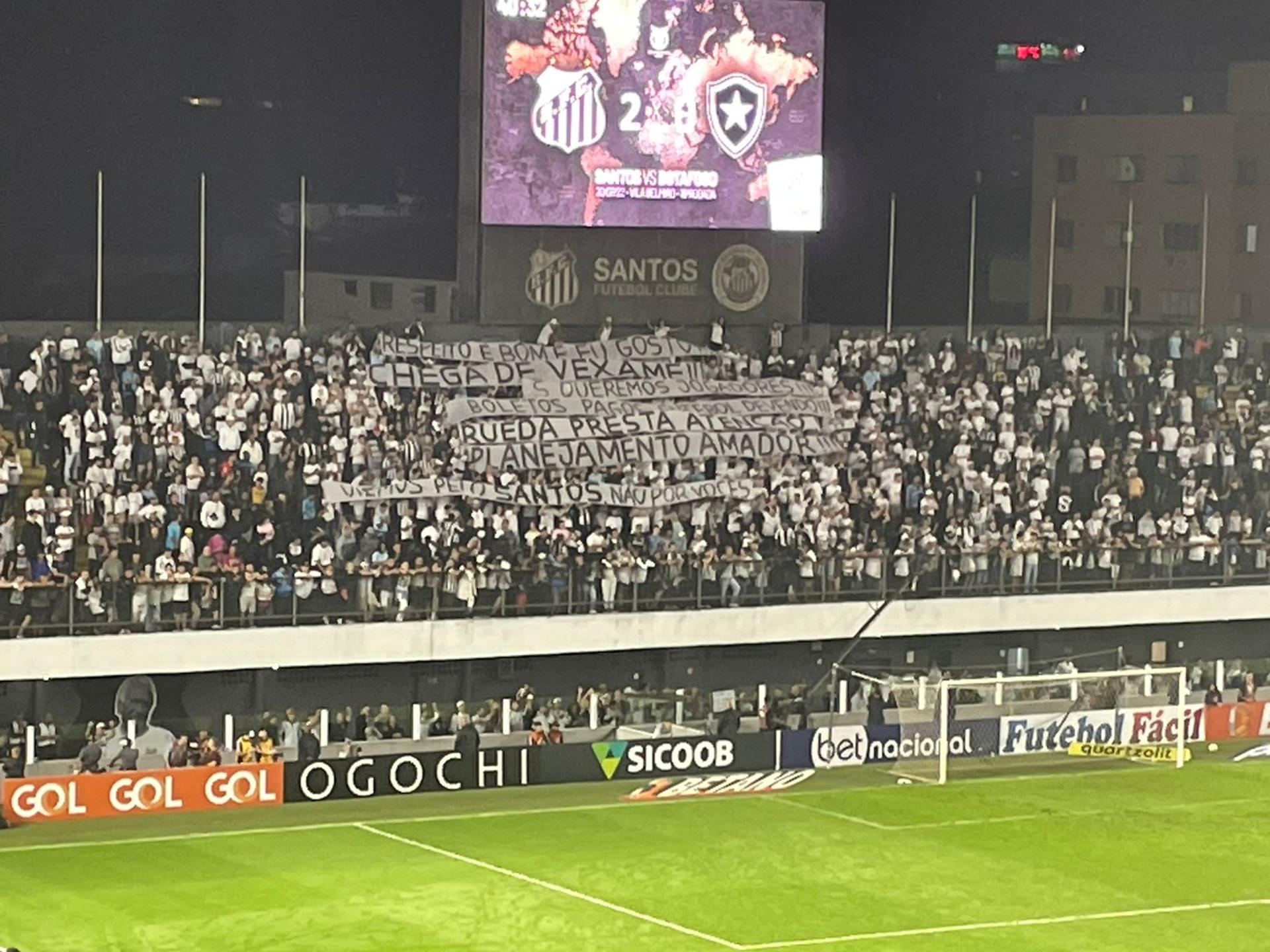 ما هي القنوات الناقلة لمباراة الهلال ضد نافباخور في دوري أبطال آسيا 2023-2024 وكيف تتابعها عبر الإنترنت؟ | 